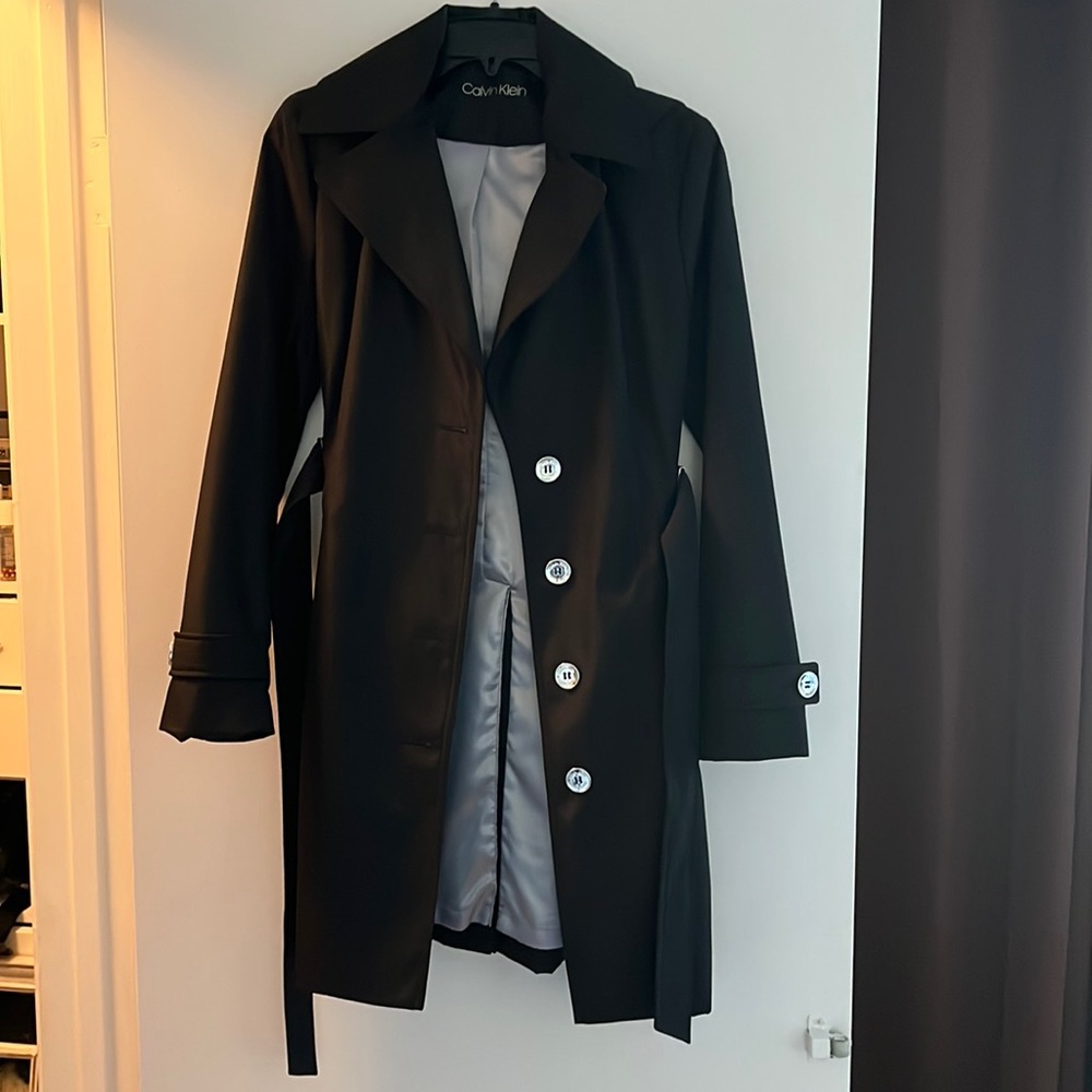 Womens rain coat, gently worn (once) in the rain xxs